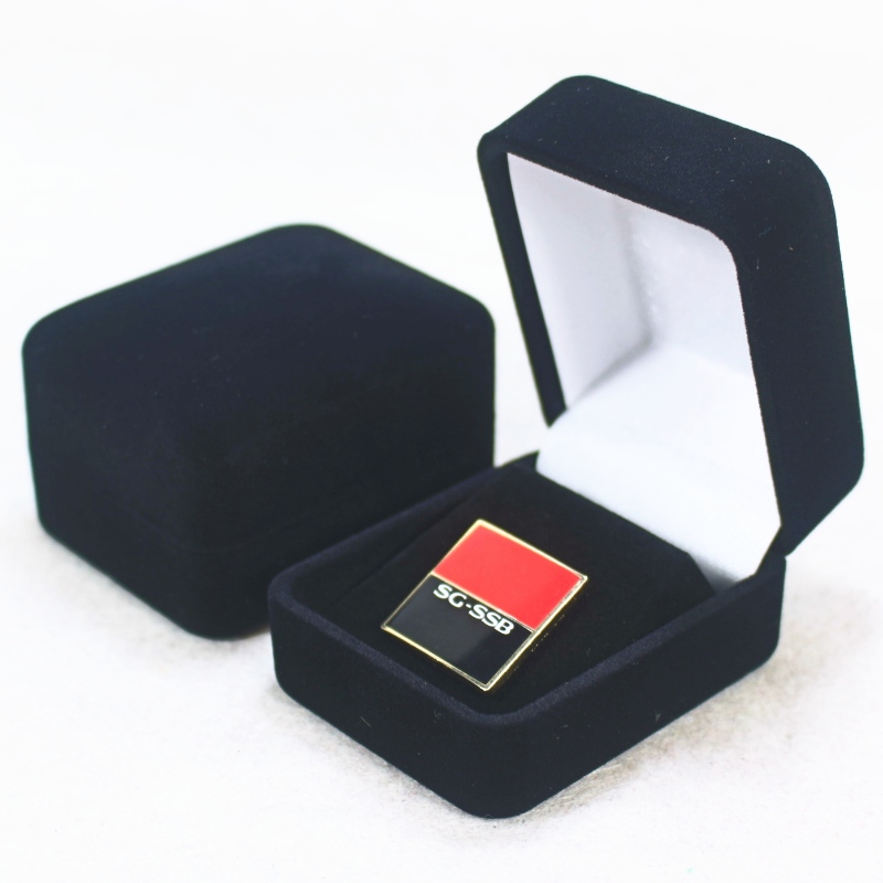 Articolo F-20 Scatola rotonda in velluto per anello, badge o moneta, mm. 45 * 55 * 38, pesi circa 32 g