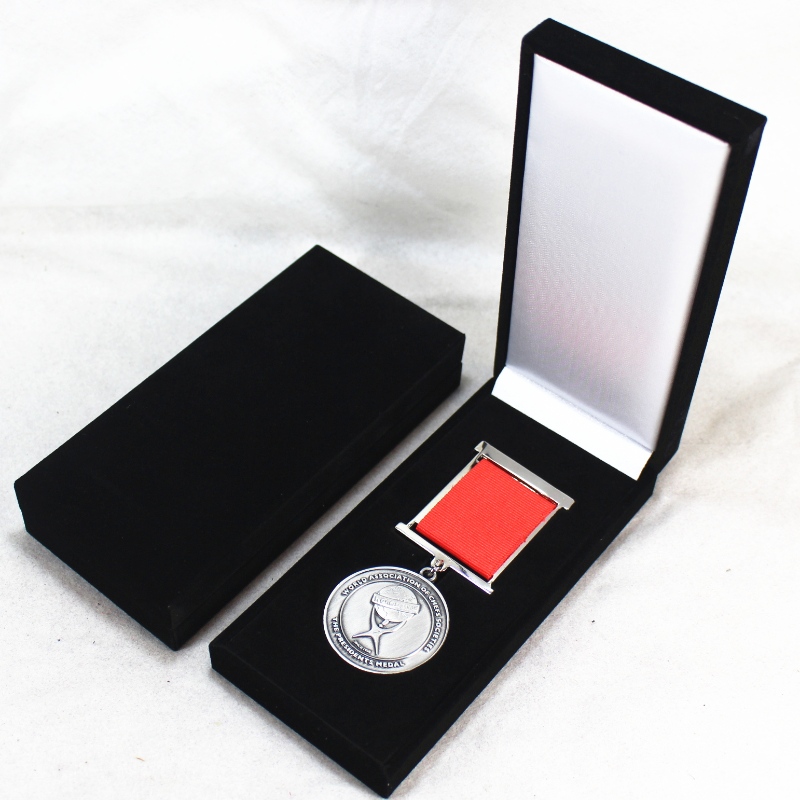 Articolo Scatola in similpelle rettangolare V-10L per medaglia e badge 50 * 120 mm, ecc. Mm. 69 * 148 * 30, pesi circa 98 g